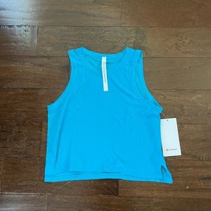 Lululemon train to be tank size 6